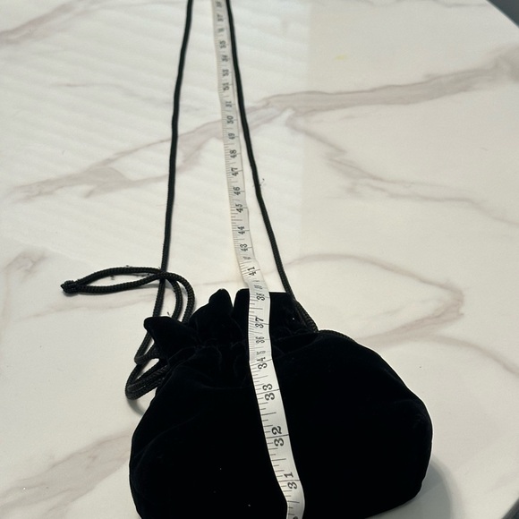 BLACK VELVET EVENING BAG -DRAWSTRING - Picture 4 of 6